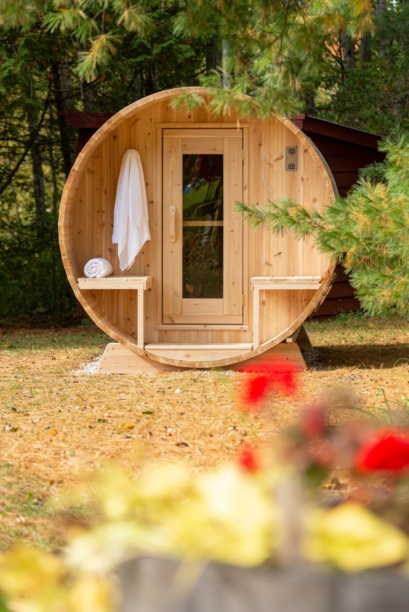 LeisureCraft Serenity Barrel Sauna – Fits 3-4 People-Dundalk Leisurecraft-InHouse Wellness