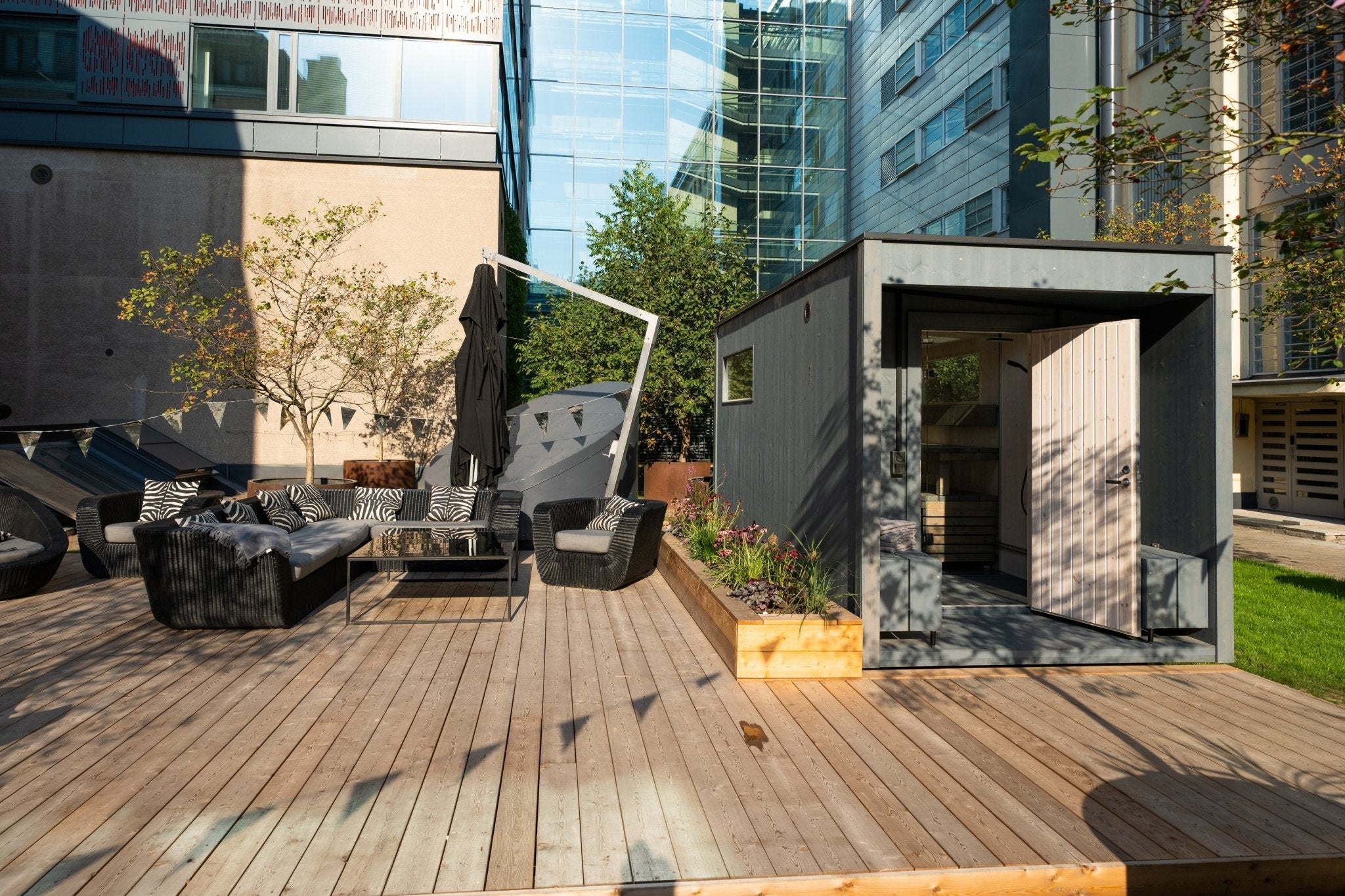 Ripavi Sointu Finnish Outdoor Sauna – Luxury 8-Person Sauna with Shower & Skylight-Ripavi-InHouse Wellness